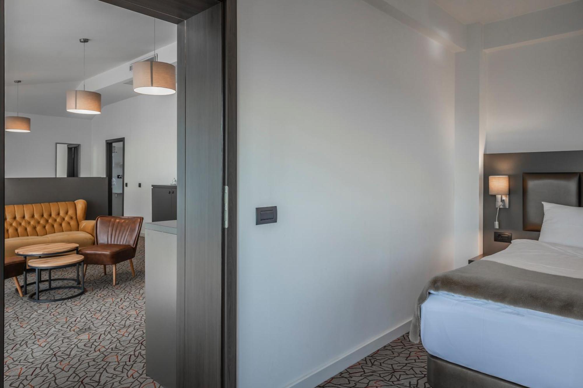 Charm Boutique Hotel Satu Mare Exteriér fotografie